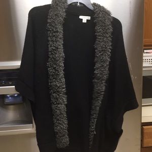 Coldwater Creek XL Black, sweater poncho fur trim